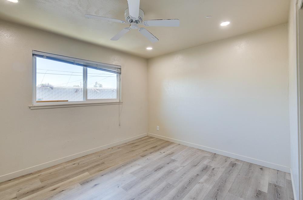 4563 E Sierra Madre Avenue, Fresno, CA 93726