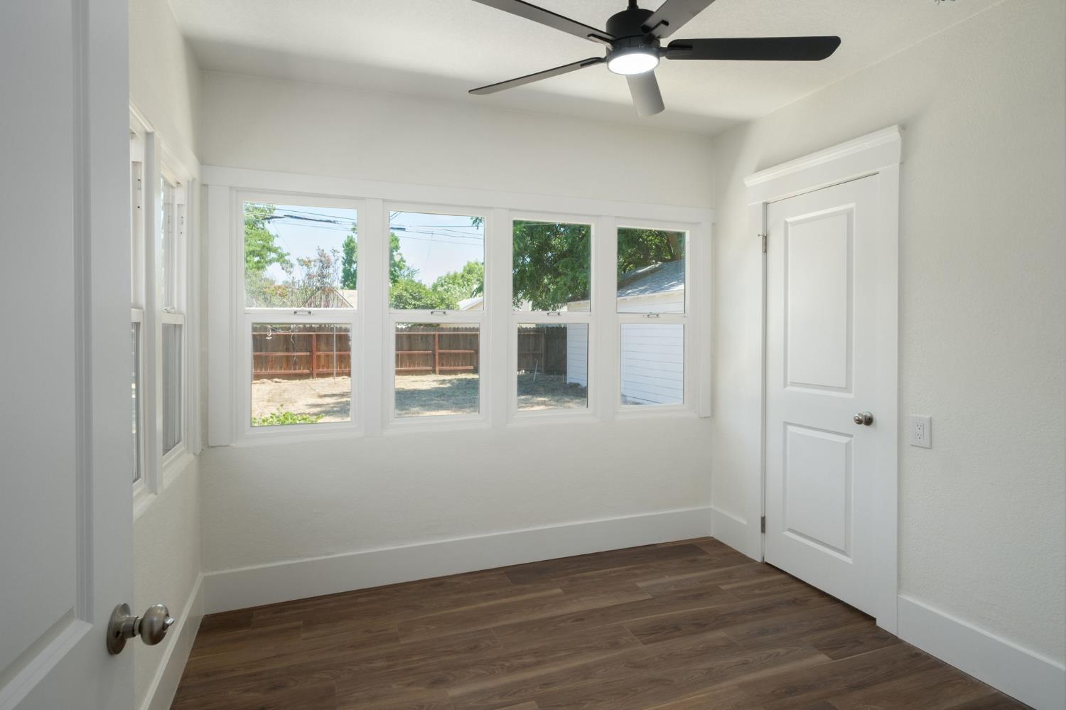 1470 N College Ave, Fresno, CA 93728