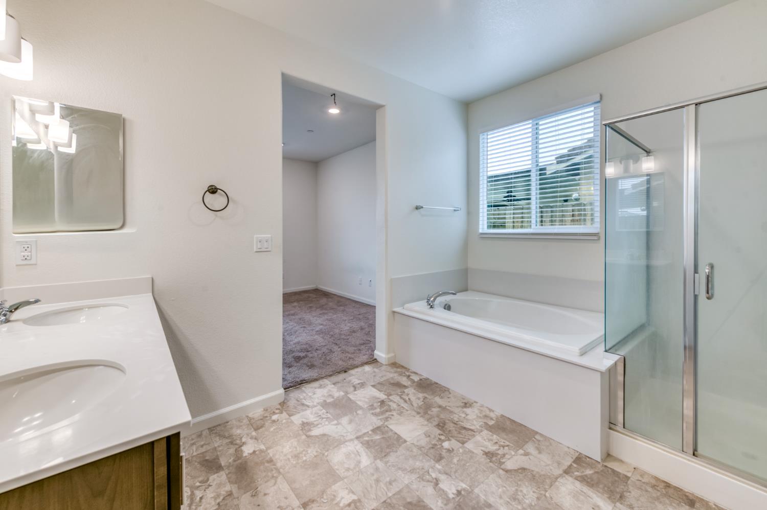 1469 Rinconada Dr, Madera, CA 93637