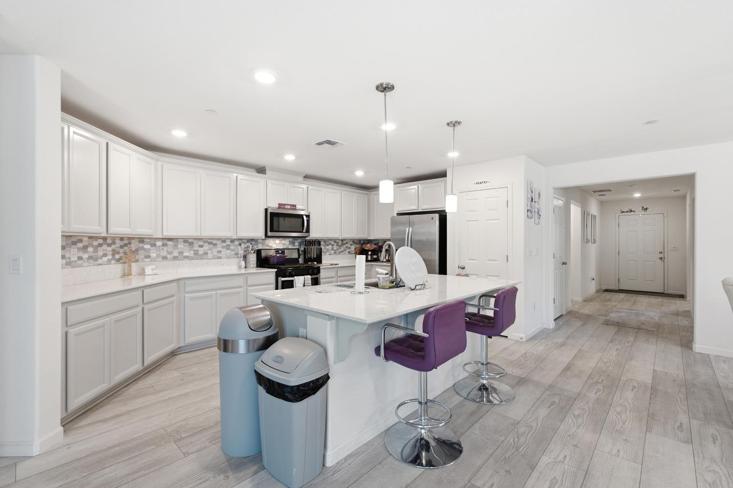 6883 E Woodward Ave, Fresno, CA 93727