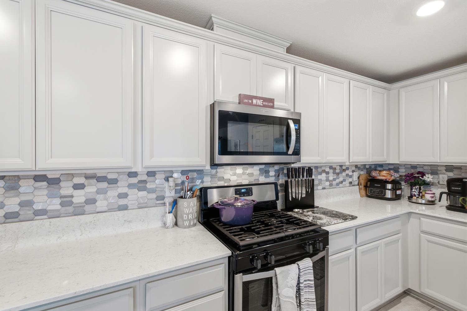 6883 E Woodward Ave, Fresno, CA 93727