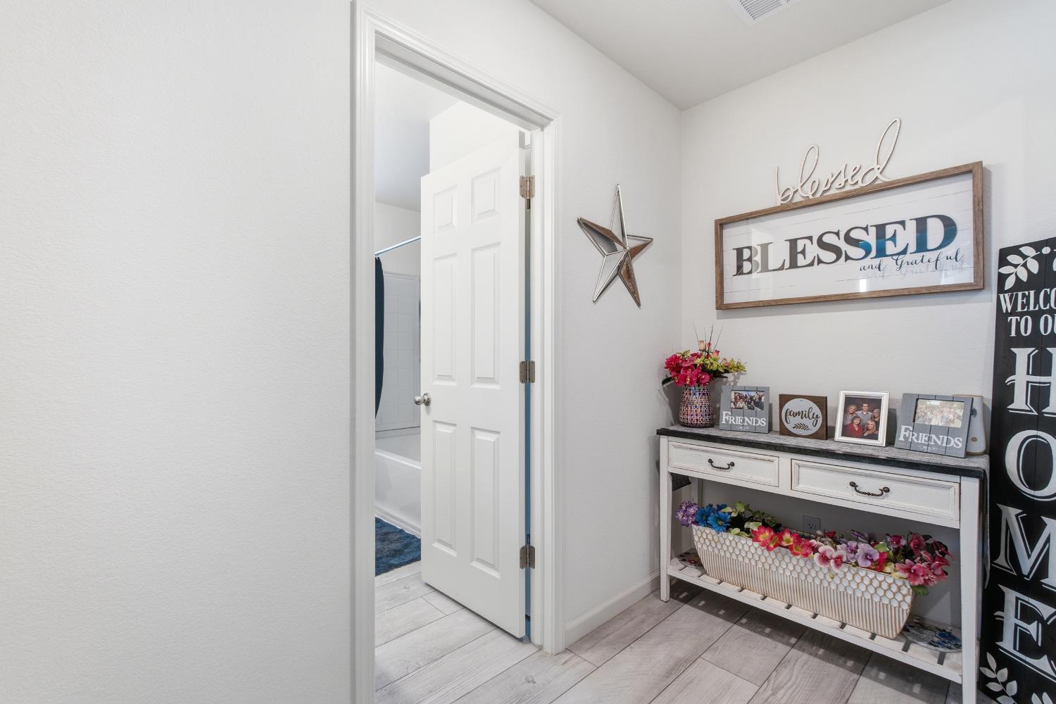 6883 E Woodward Ave, Fresno, CA 93727