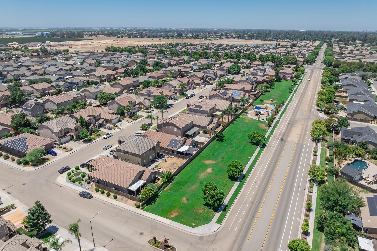 6883 E Woodward Ave, Fresno, CA 93727