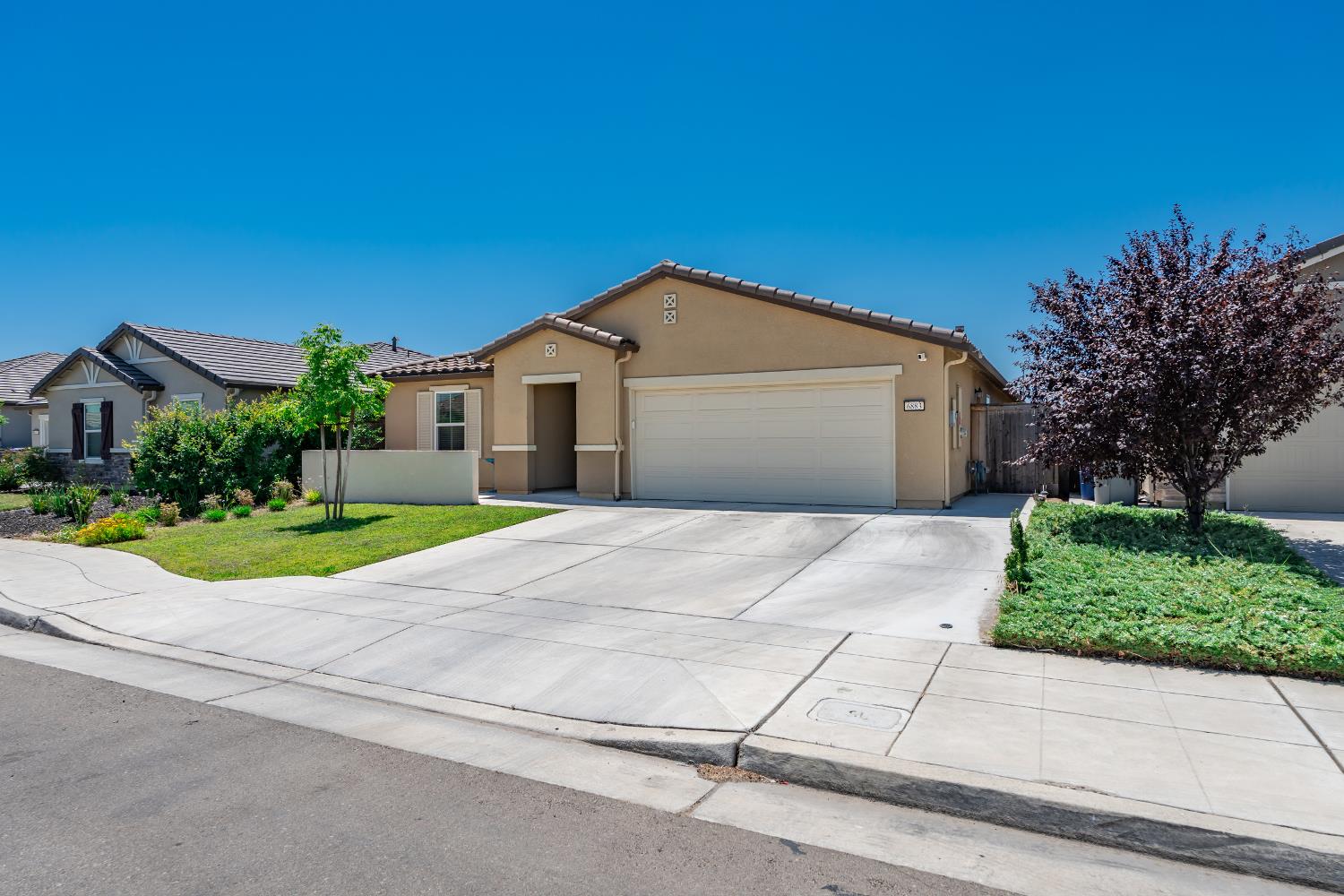 6883 E Woodward Ave, Fresno, CA 93727