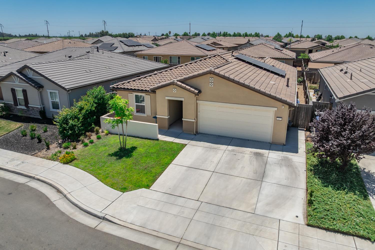 6883 E Woodward Ave, Fresno, CA 93727