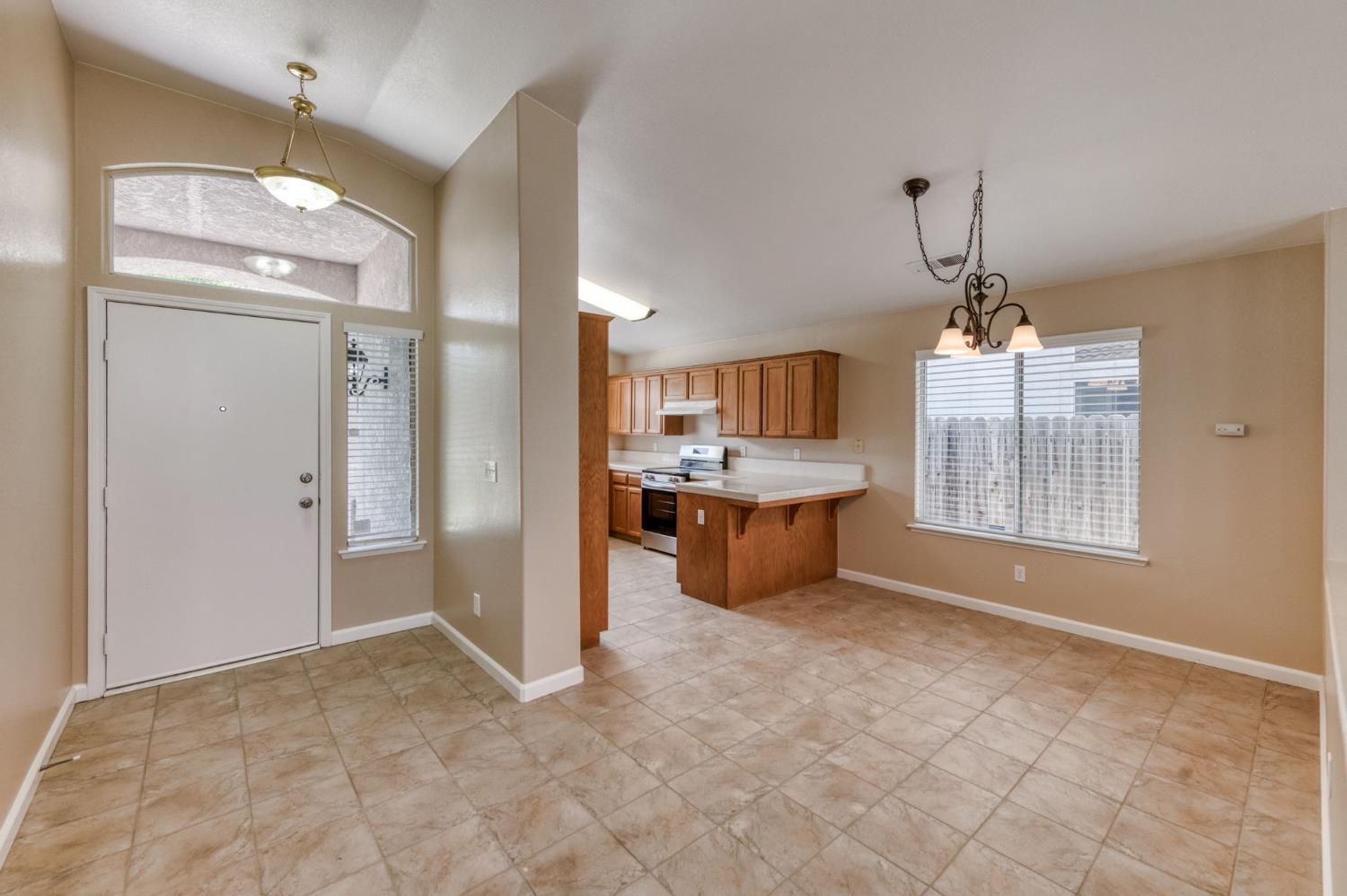 6133 N Marty Ave, Fresno, CA 93711