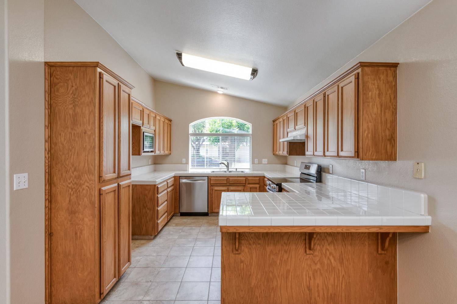 6133 N Marty Ave, Fresno, CA 93711