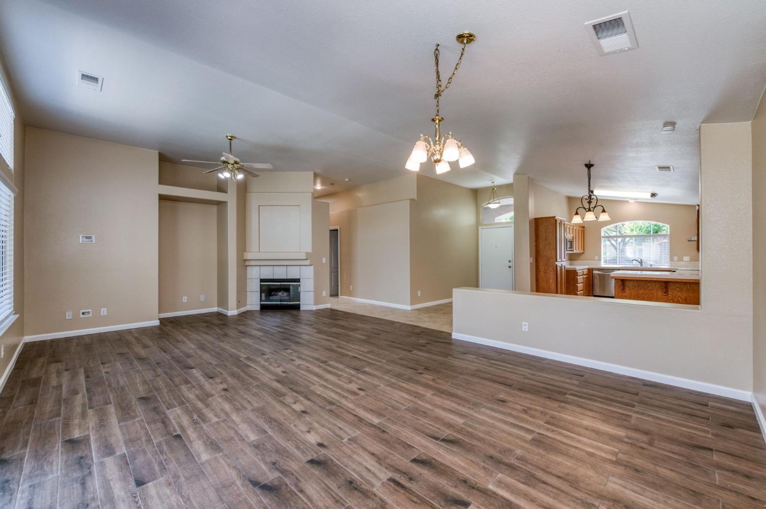 6133 N Marty Ave, Fresno, CA 93711
