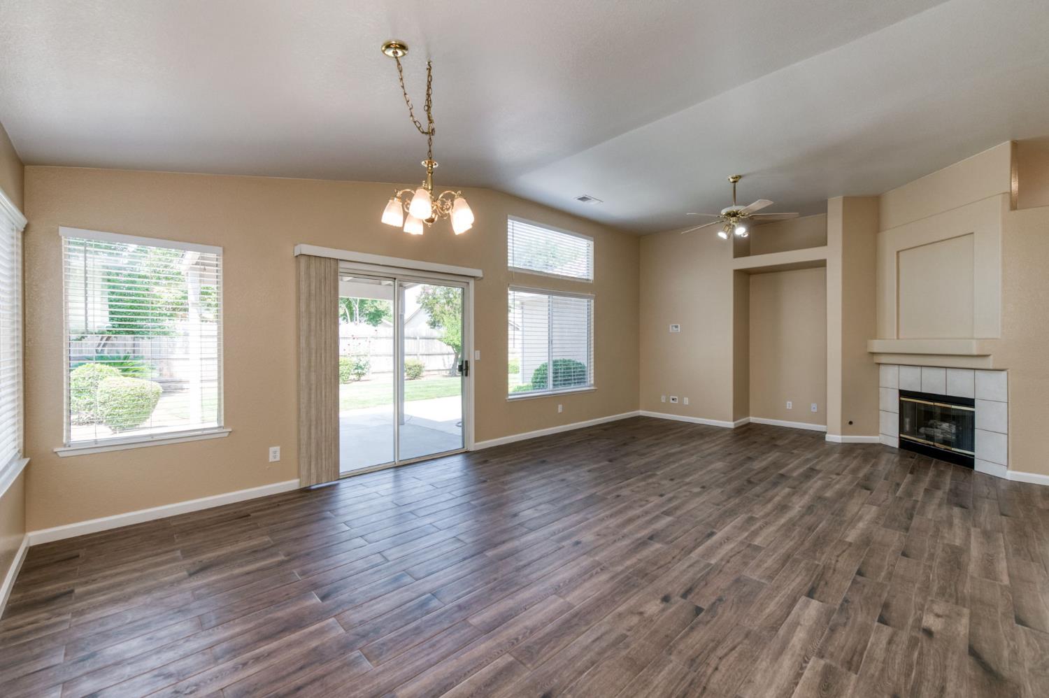 6133 N Marty Ave, Fresno, CA 93711