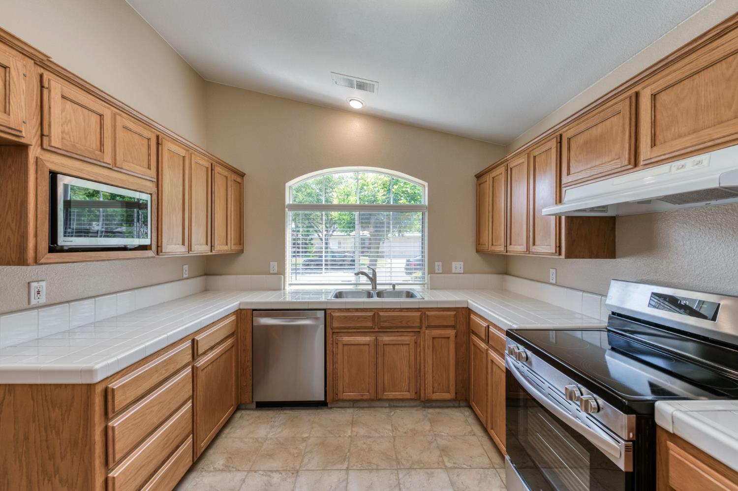 6133 N Marty Ave, Fresno, CA 93711