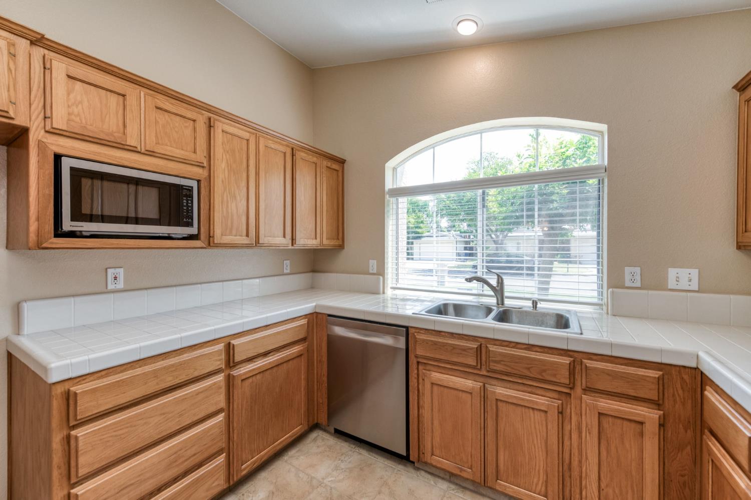 6133 N Marty Ave, Fresno, CA 93711