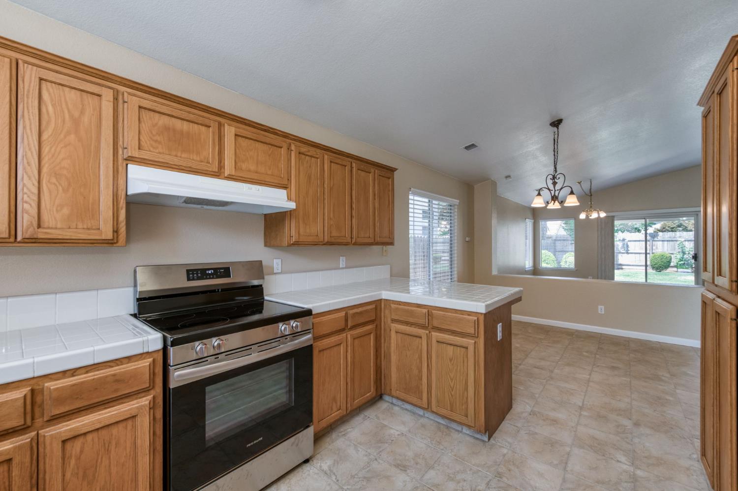 6133 N Marty Ave, Fresno, CA 93711