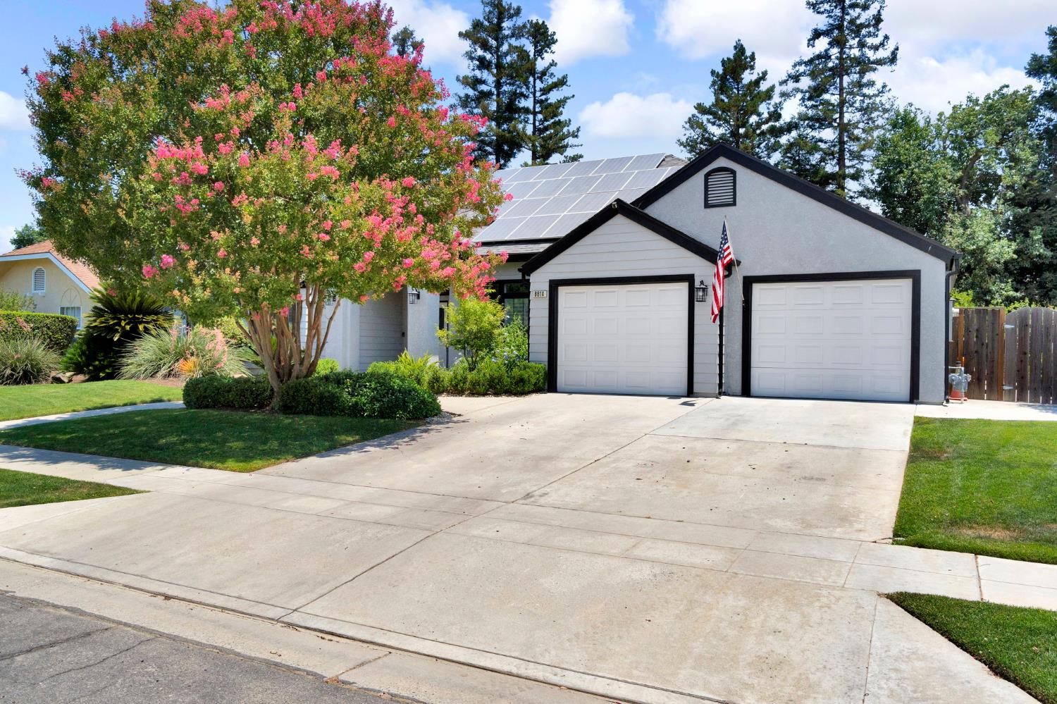 8814 N Spalding Ave, Fresno, CA 93720