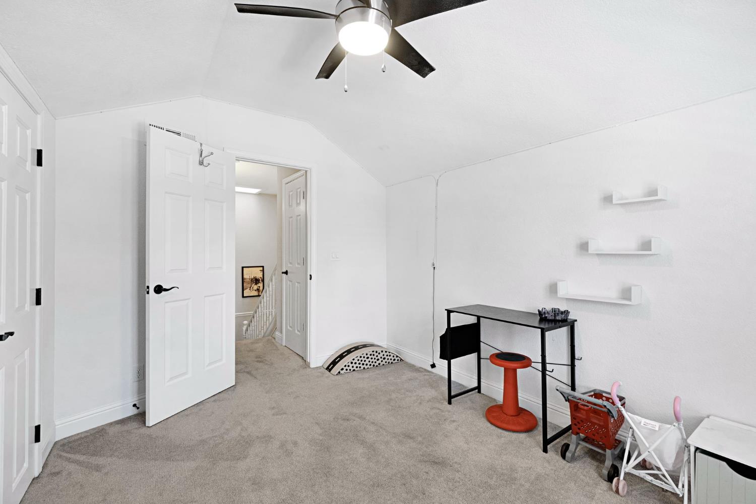 8814 N Spalding Ave, Fresno, CA 93720