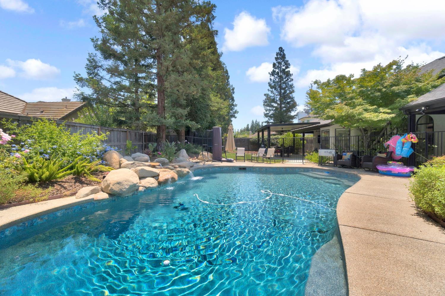 8814 N Spalding Ave, Fresno, CA 93720