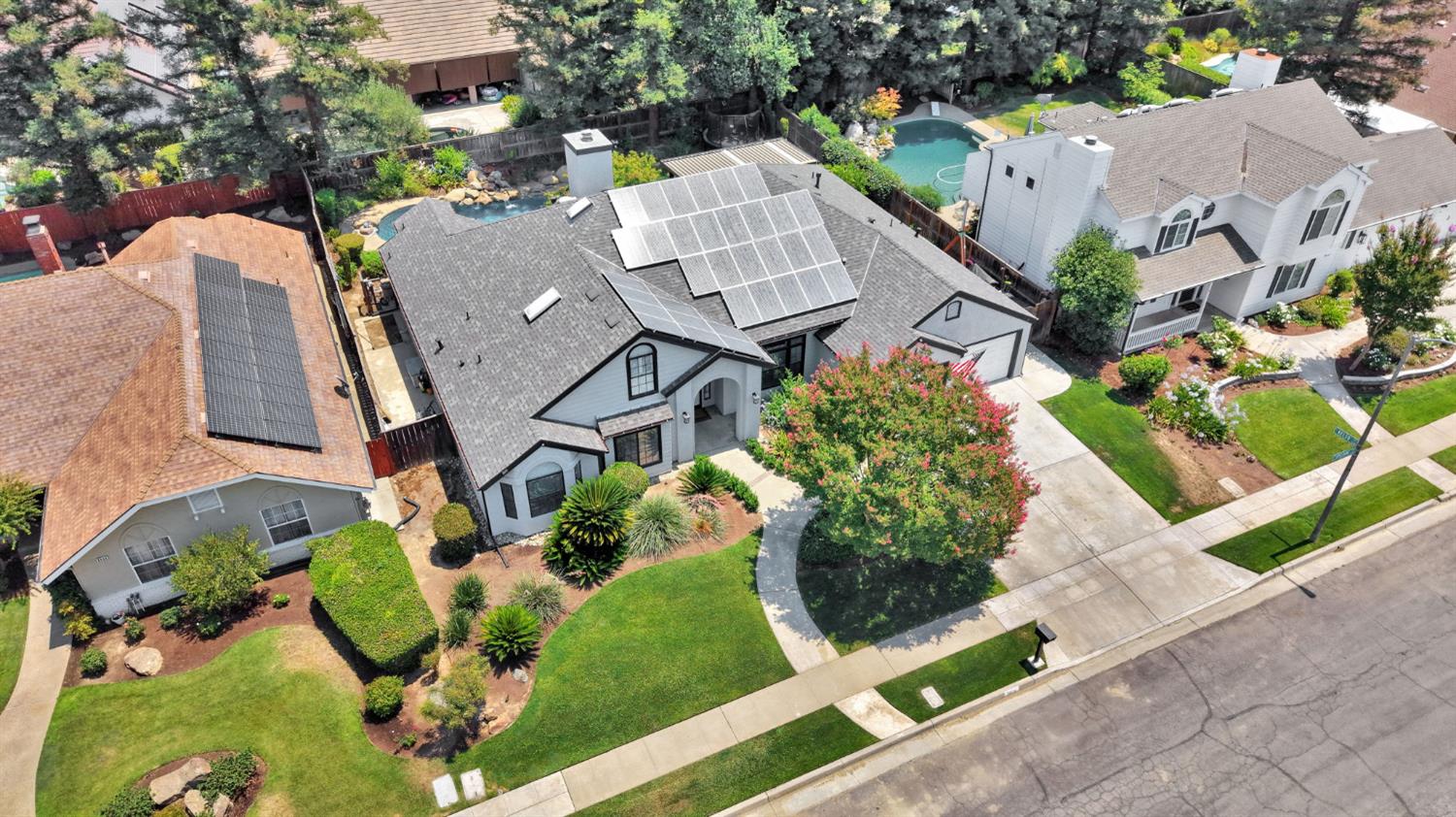 8814 N Spalding Ave, Fresno, CA 93720