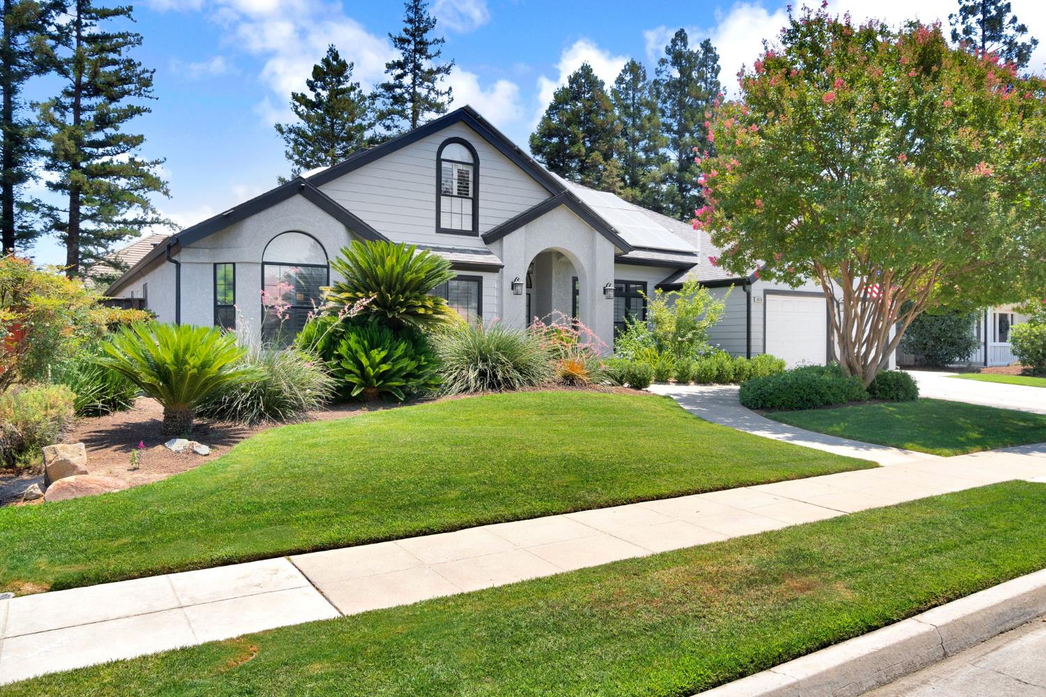 8814 N Spalding Ave, Fresno, CA 93720