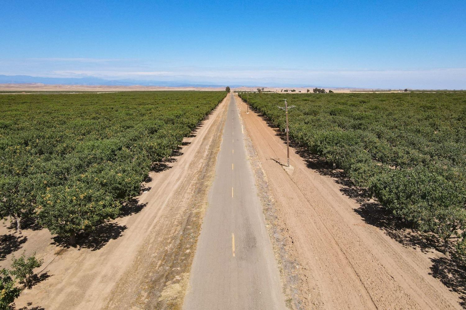 5529 S Baxter Rd, Legrand, CA 95333