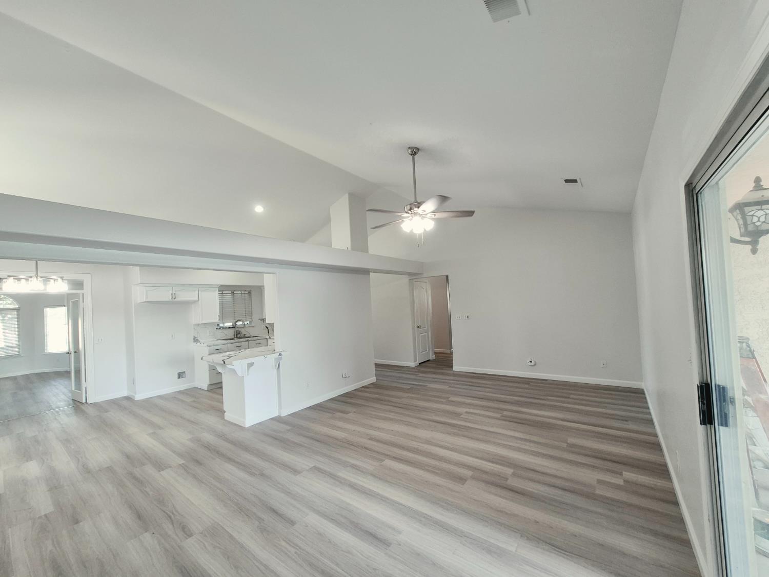 9128 N Recreation Ave, Fresno, CA 93720