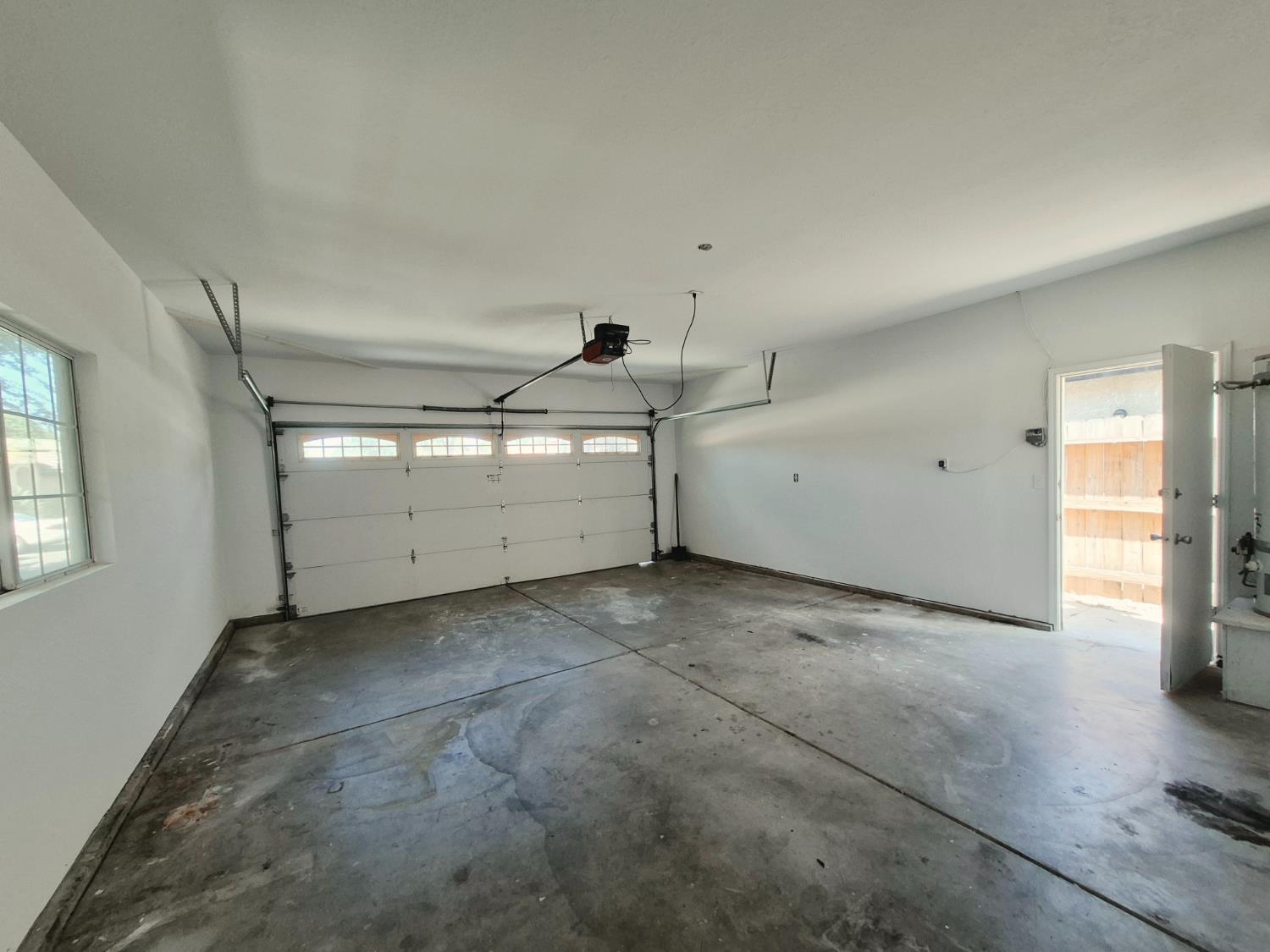 9128 N Recreation Ave, Fresno, CA 93720