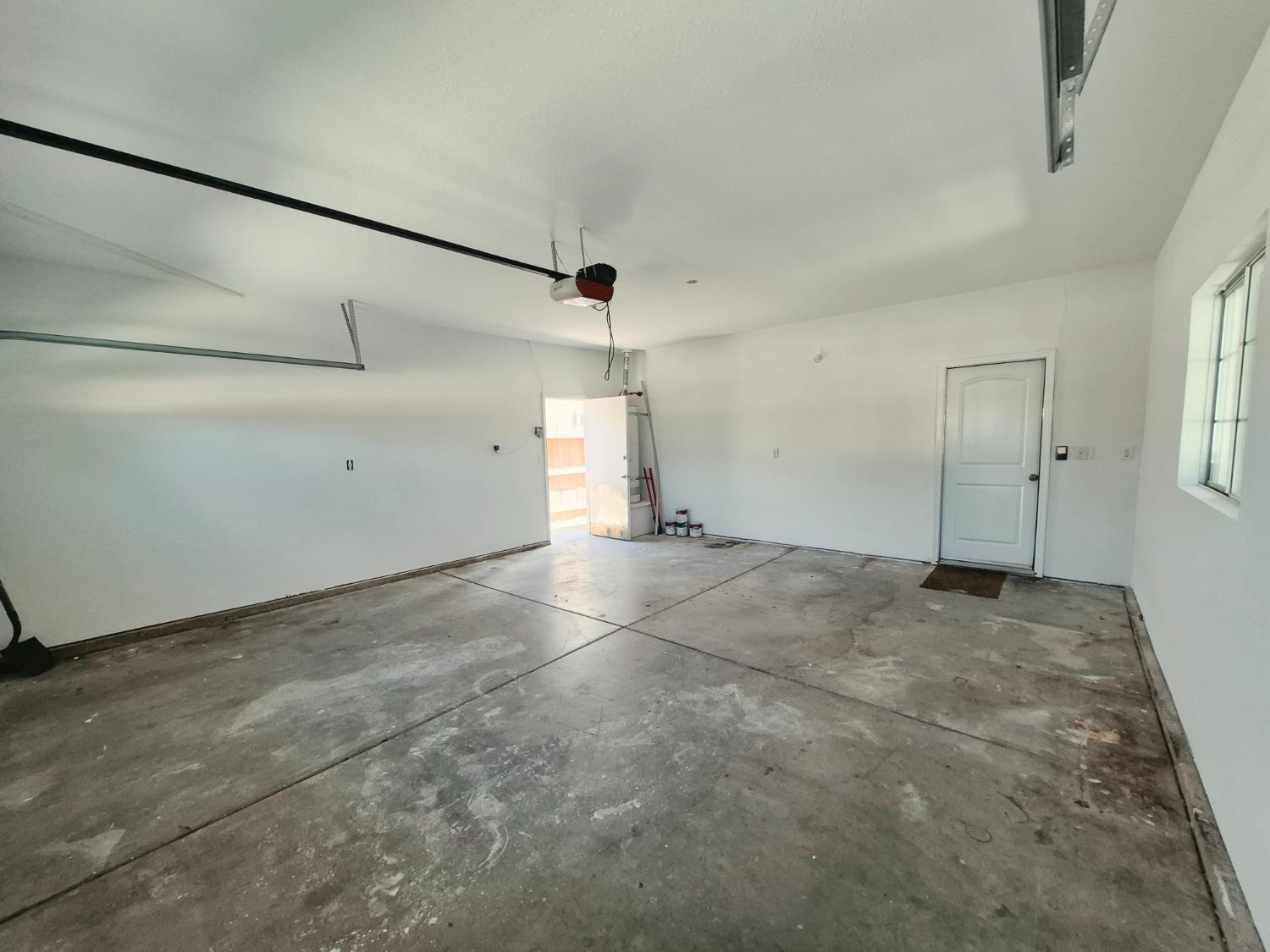 9128 N Recreation Ave, Fresno, CA 93720