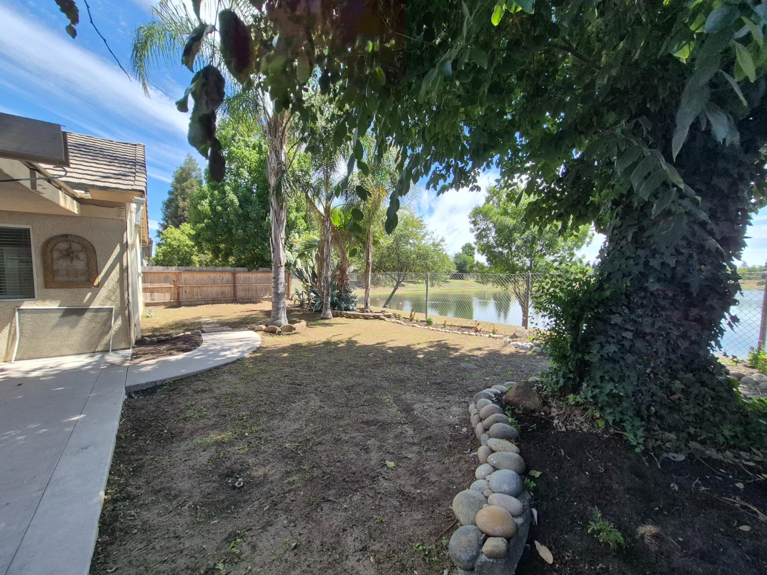 9128 N Recreation Ave, Fresno, CA 93720