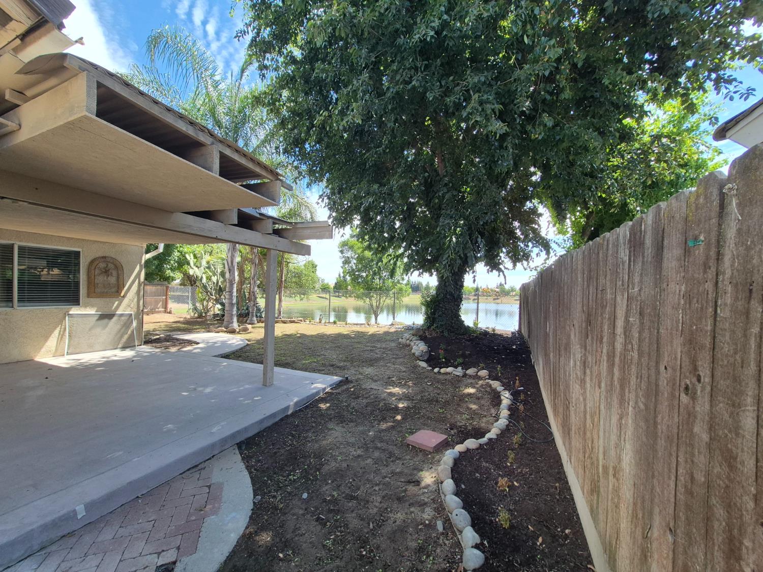 9128 N Recreation Ave, Fresno, CA 93720