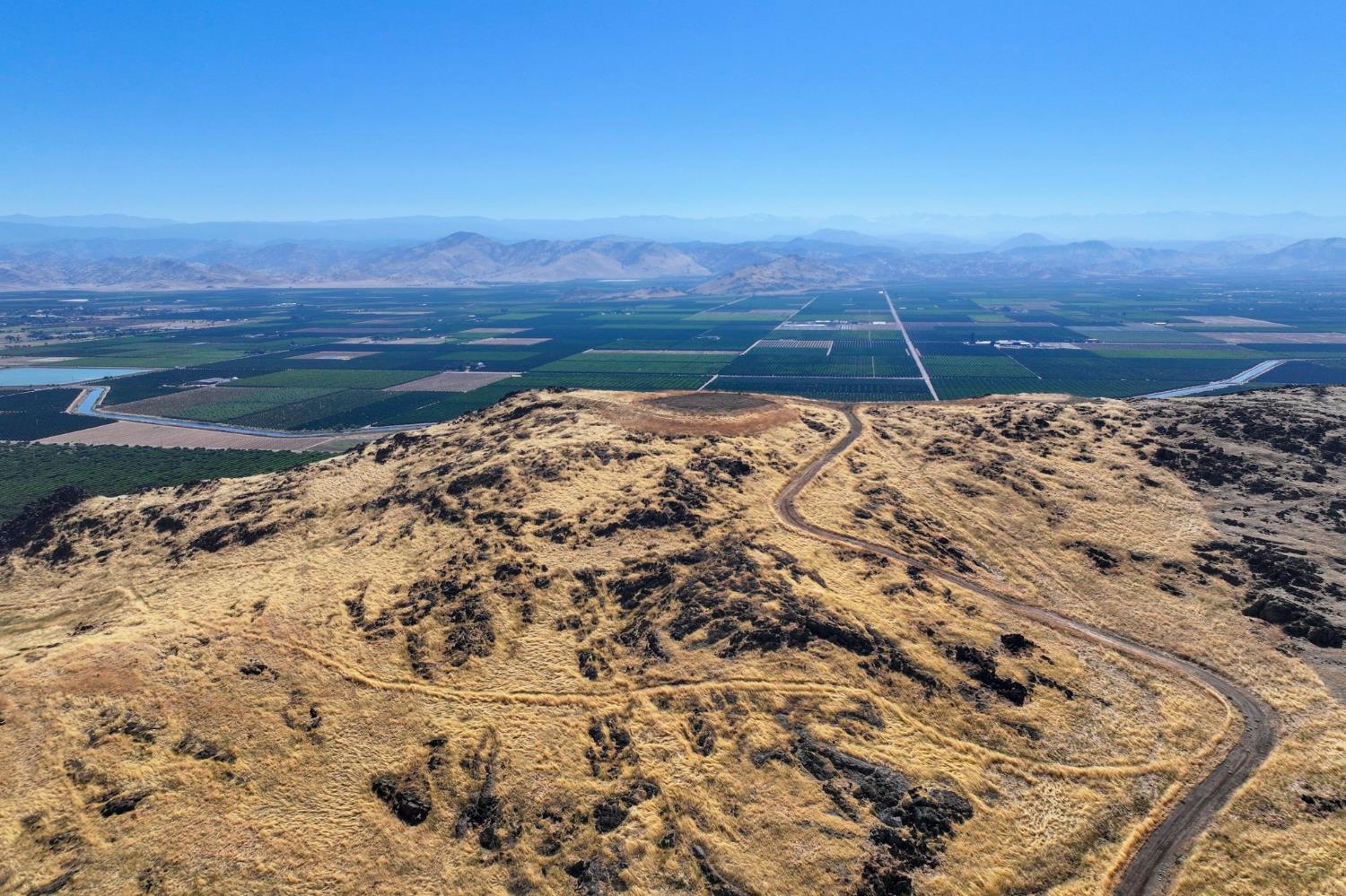 9464 Porter Ave, Dinuba, CA 93618