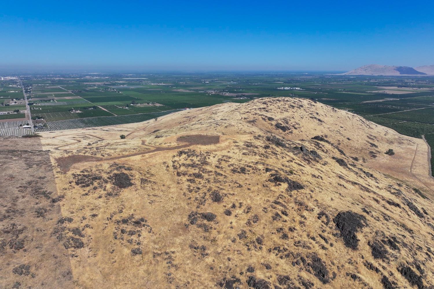 9464 Porter Ave, Dinuba, CA 93618