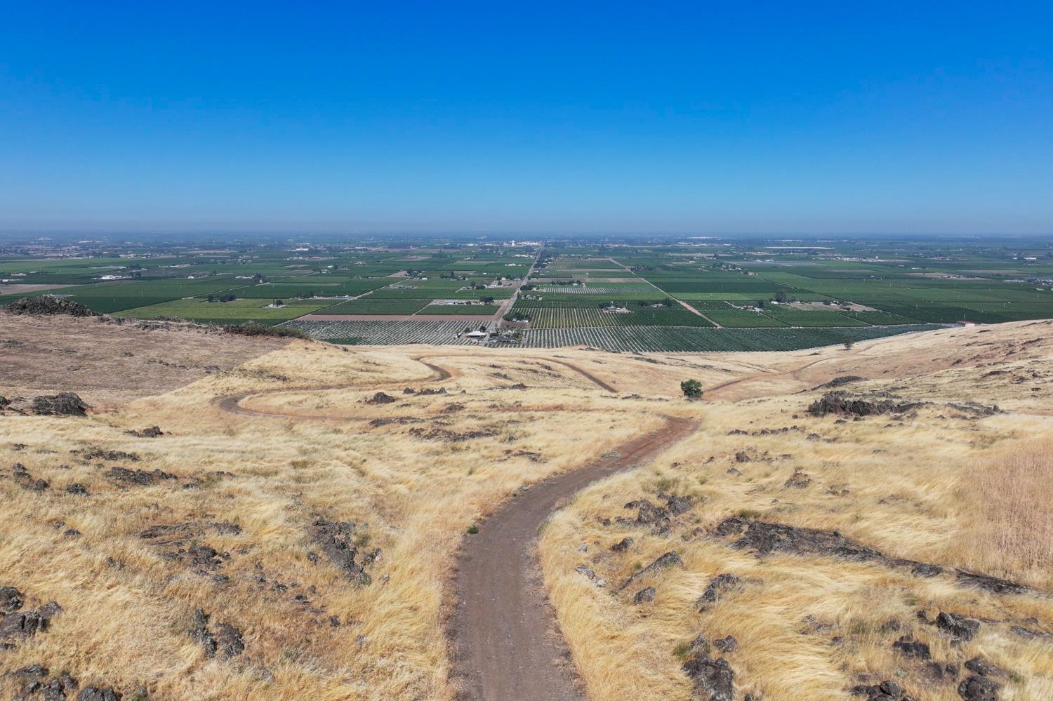 9464 Porter Ave, Dinuba, CA 93618