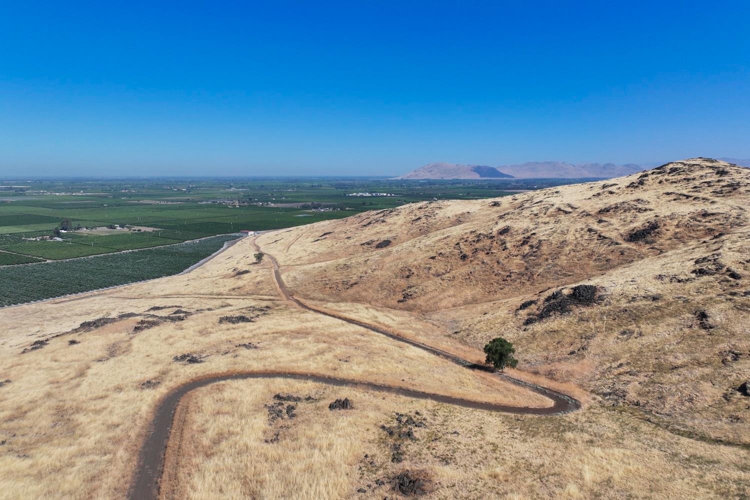 9464 Porter Ave, Dinuba, CA 93618
