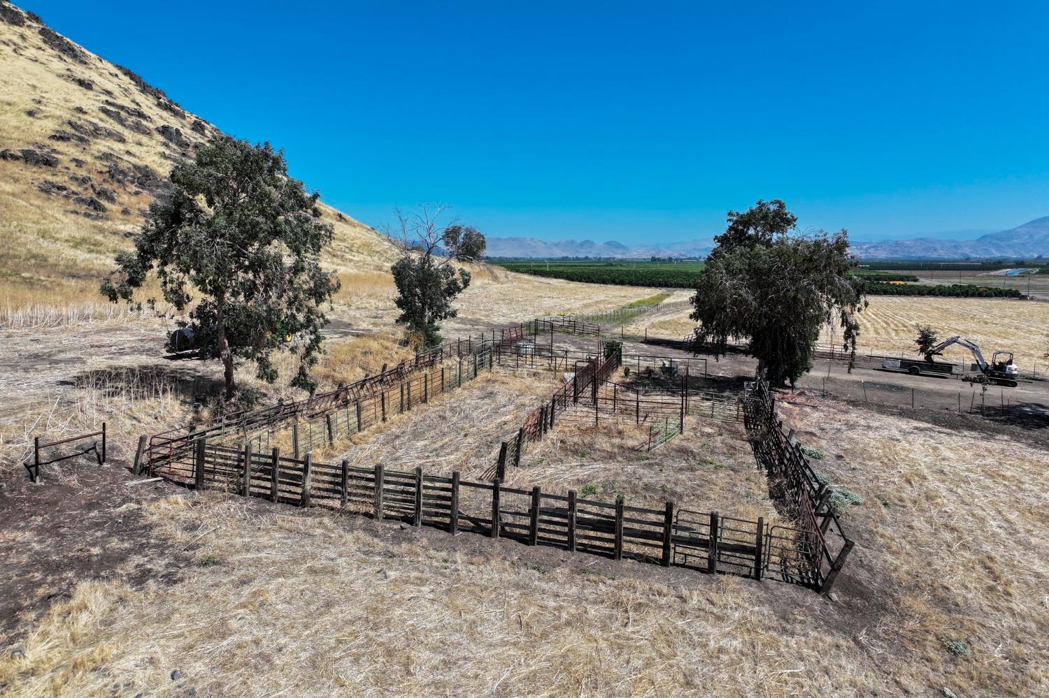 9464 Porter Ave, Dinuba, CA 93618