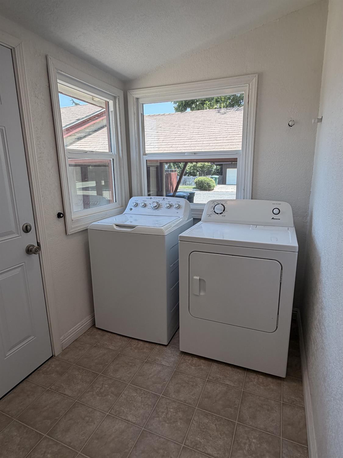 410 N 3Rd St, Chowchilla, CA 93610