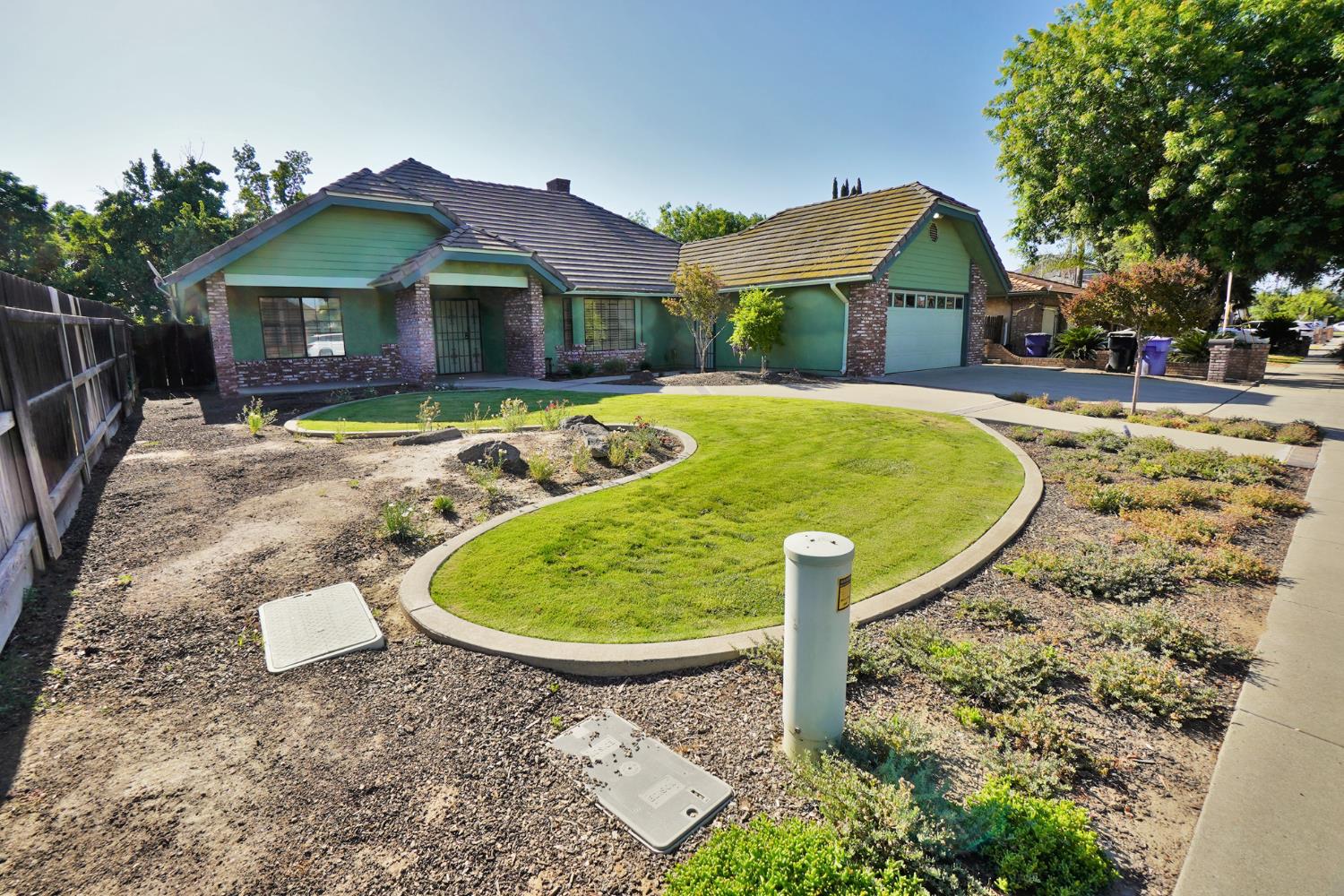 2479 Carter Way, Hanford, CA 93230