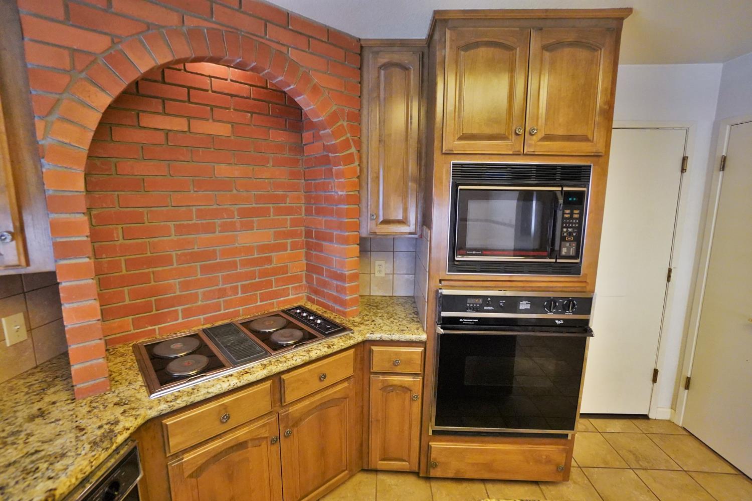2479 Carter Way, Hanford, CA 93230