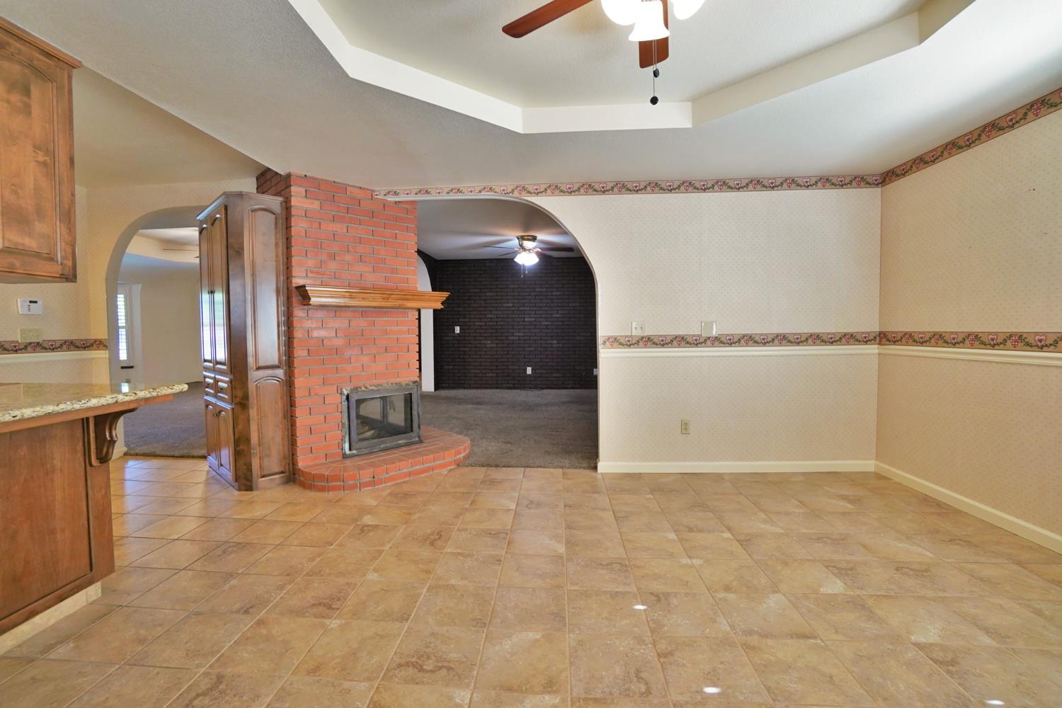 2479 Carter Way, Hanford, CA 93230
