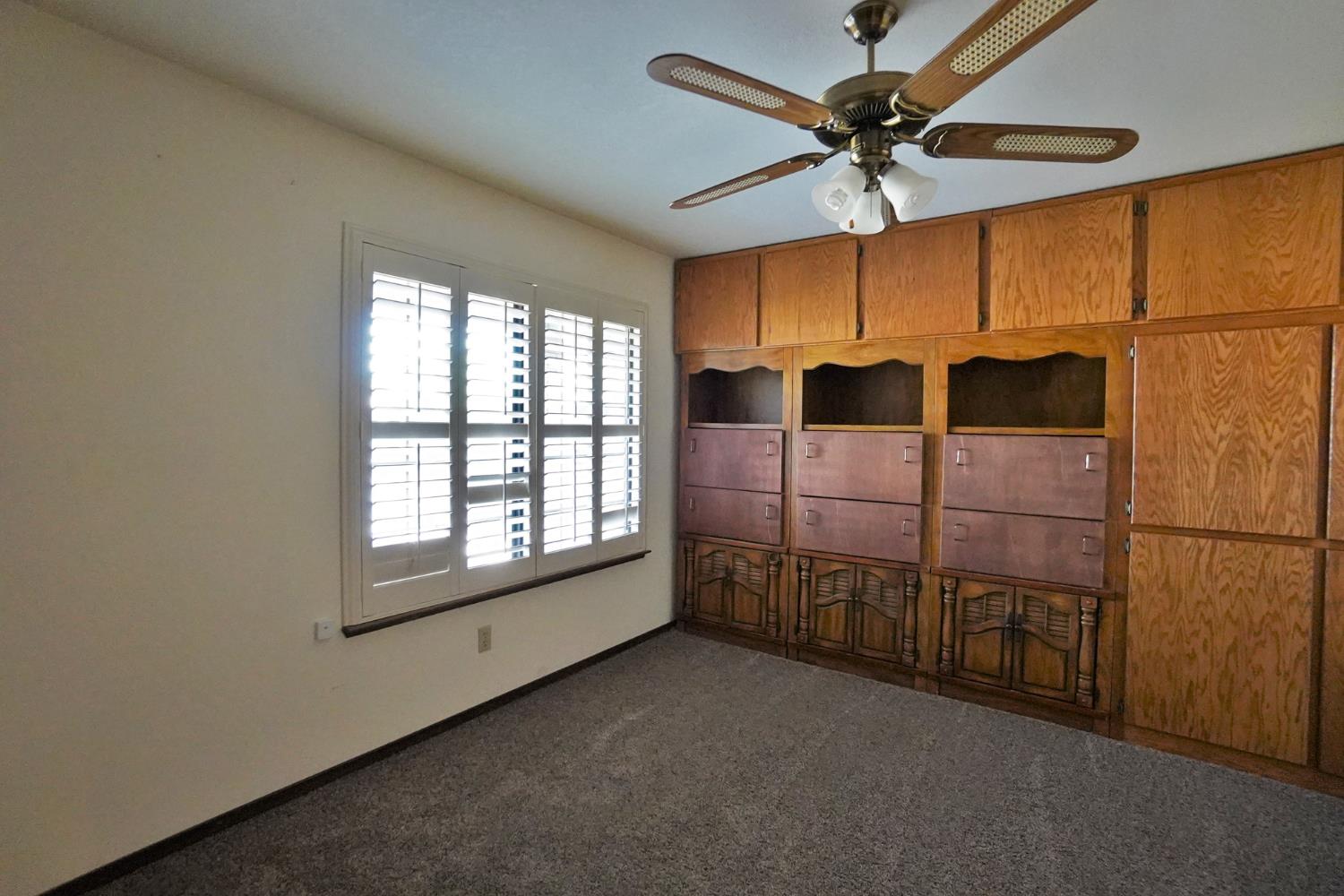 2479 Carter Way, Hanford, CA 93230