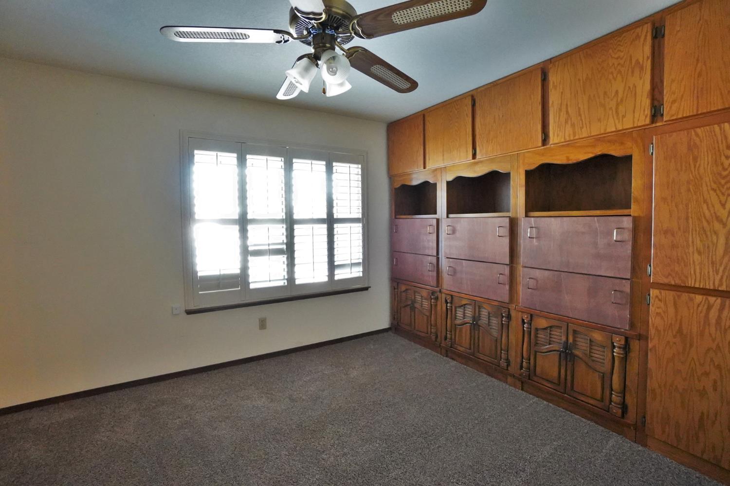 2479 Carter Way, Hanford, CA 93230