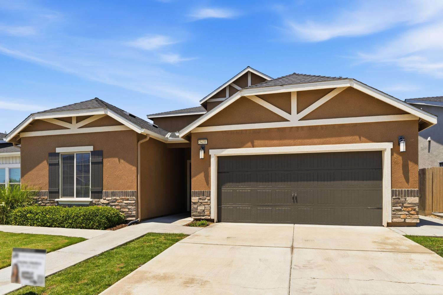 5438 W Floradora Ave, Fresno, CA 93722