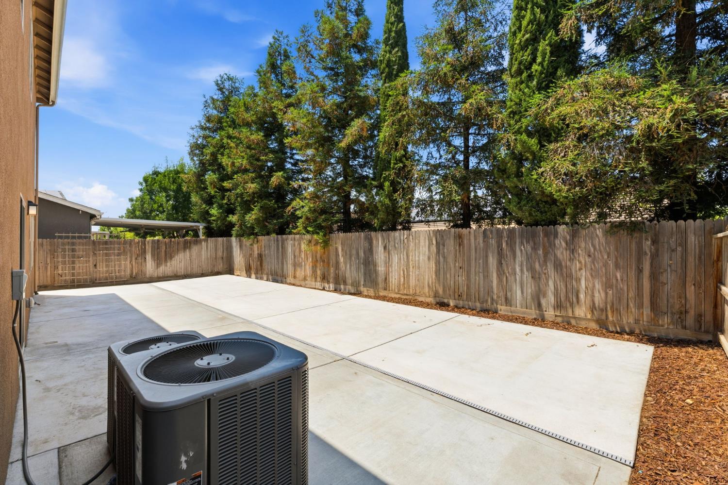 5438 W Floradora Ave, Fresno, CA 93722