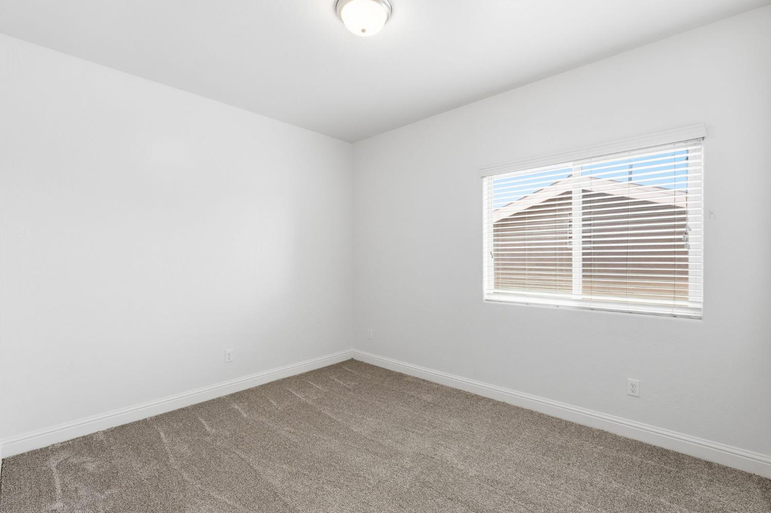 5438 W Floradora Ave, Fresno, CA 93722