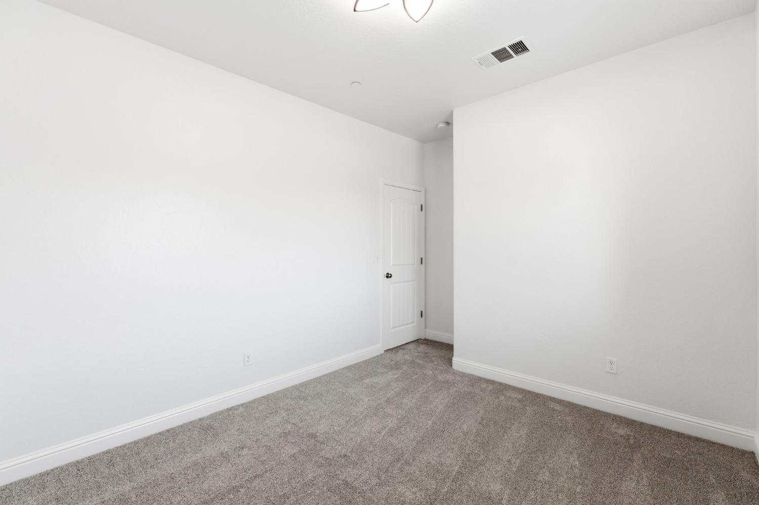 5438 W Floradora Ave, Fresno, CA 93722