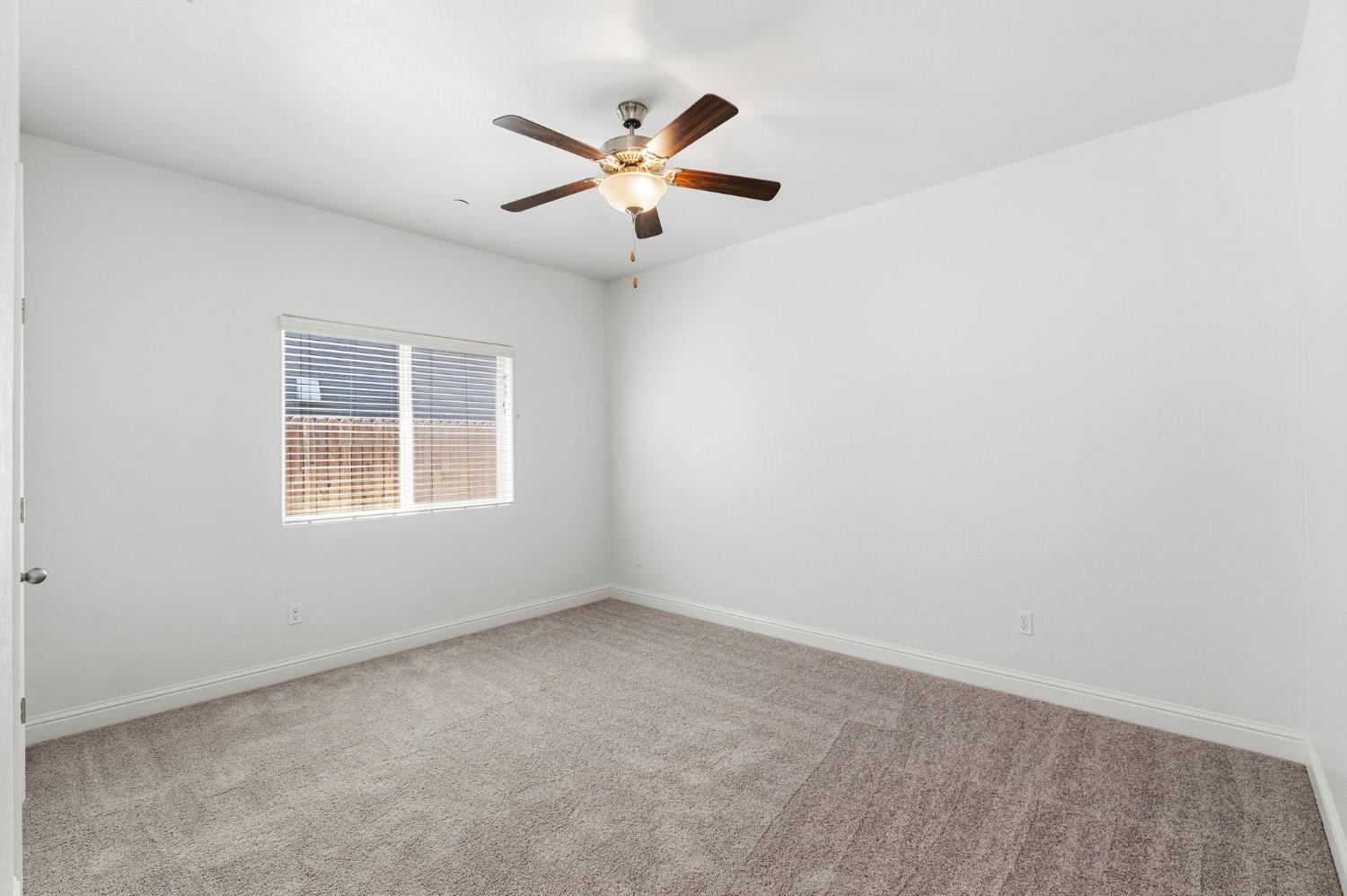 5438 W Floradora Ave, Fresno, CA 93722