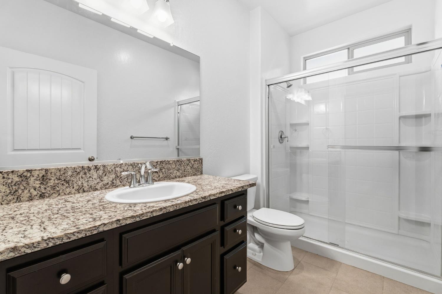 5438 W Floradora Ave, Fresno, CA 93722
