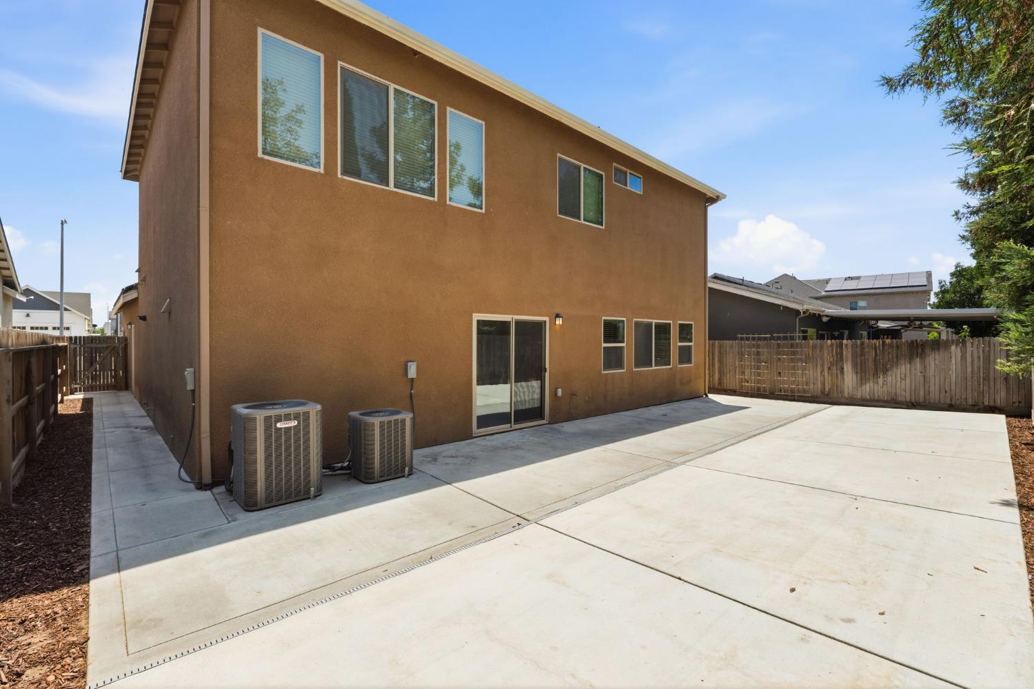 5438 W Floradora Ave, Fresno, CA 93722