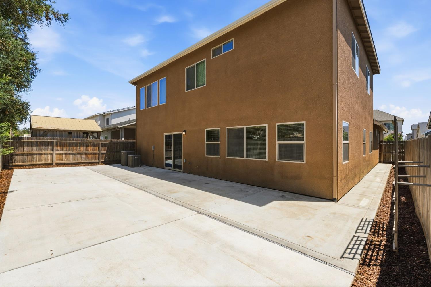 5438 W Floradora Ave, Fresno, CA 93722