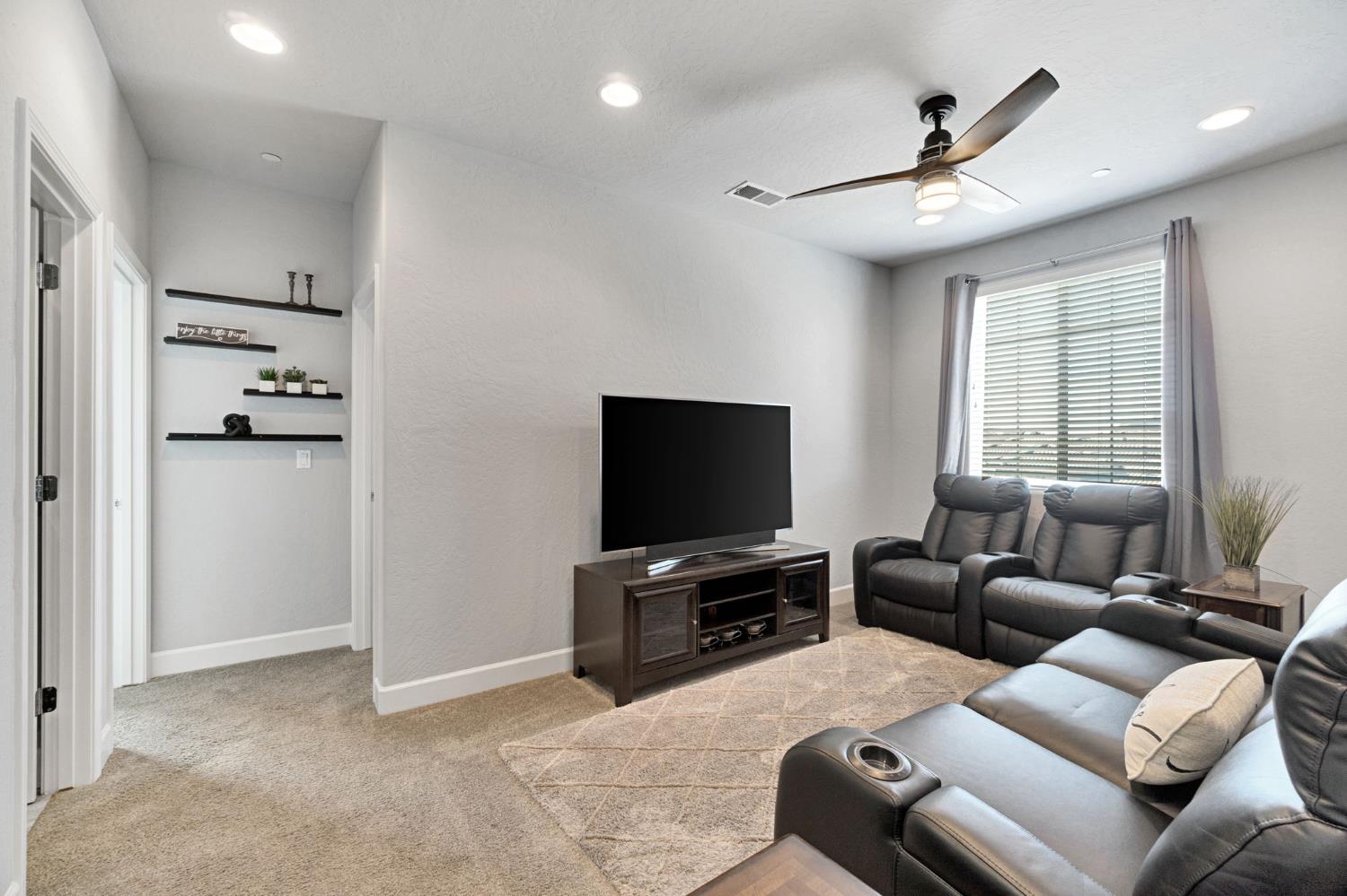 1579 Medellin Ln, Clovis, CA 93619