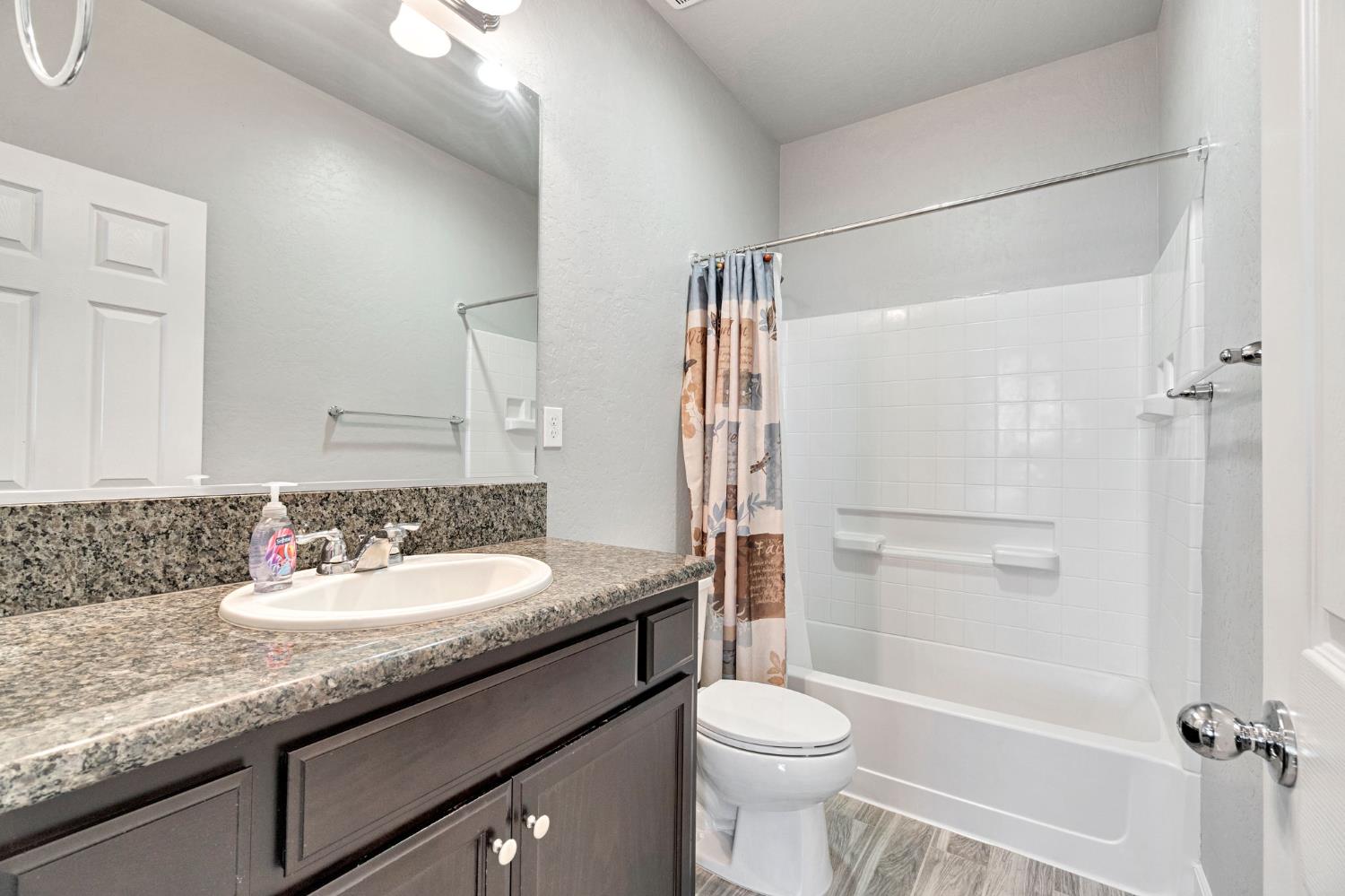 1579 Medellin Ln, Clovis, CA 93619