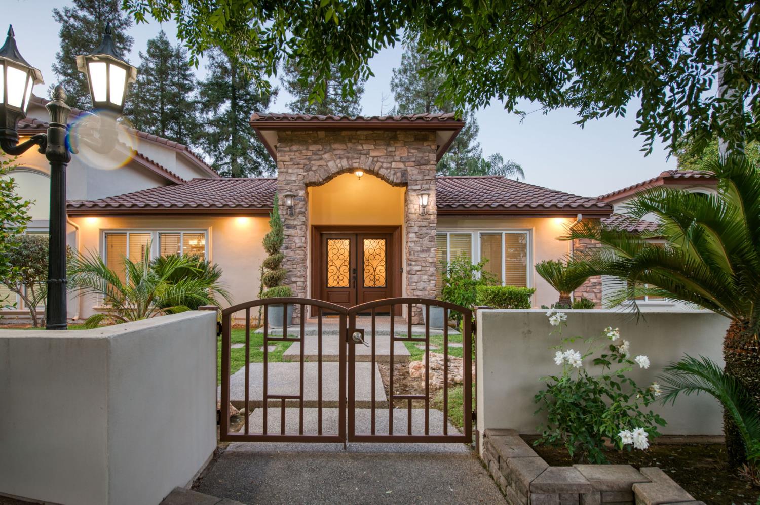 2510 W San Ramon Ave, Fresno, CA 93711