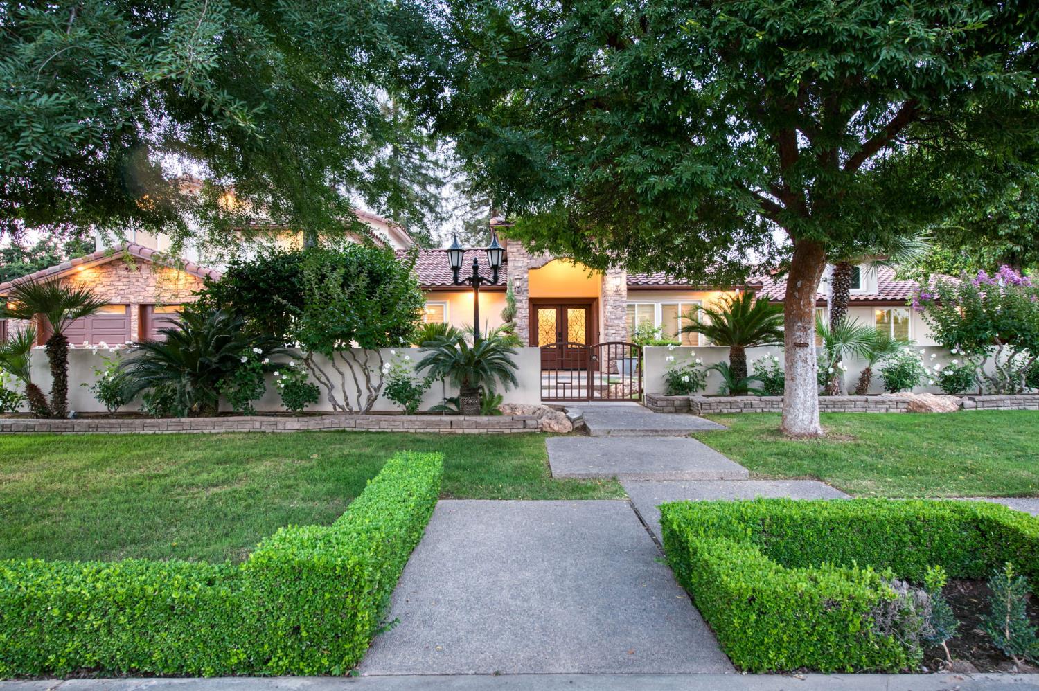2510 W San Ramon Ave, Fresno, CA 93711